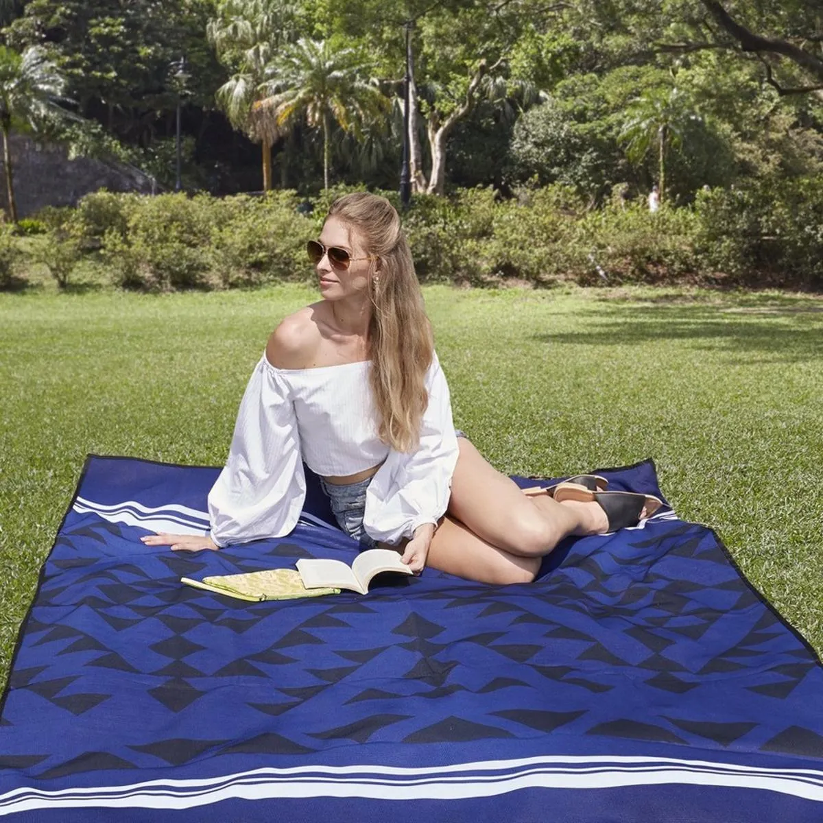 CGear Sandlite Sand-Free Mat - 6'6" x 6'6" / 2m x 2m