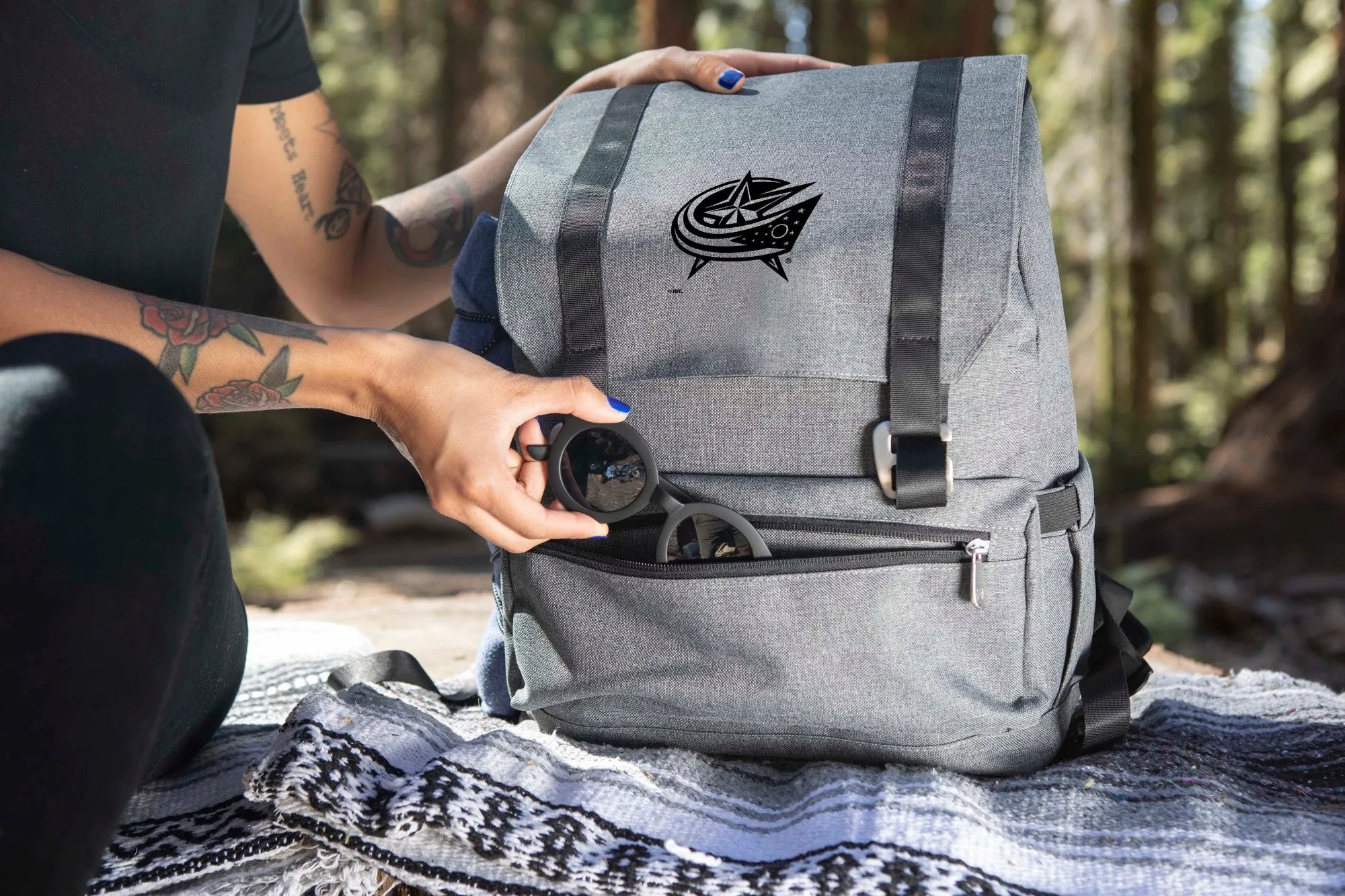 Columbus Blue Jackets - On The Go Traverse Backpack Cooler