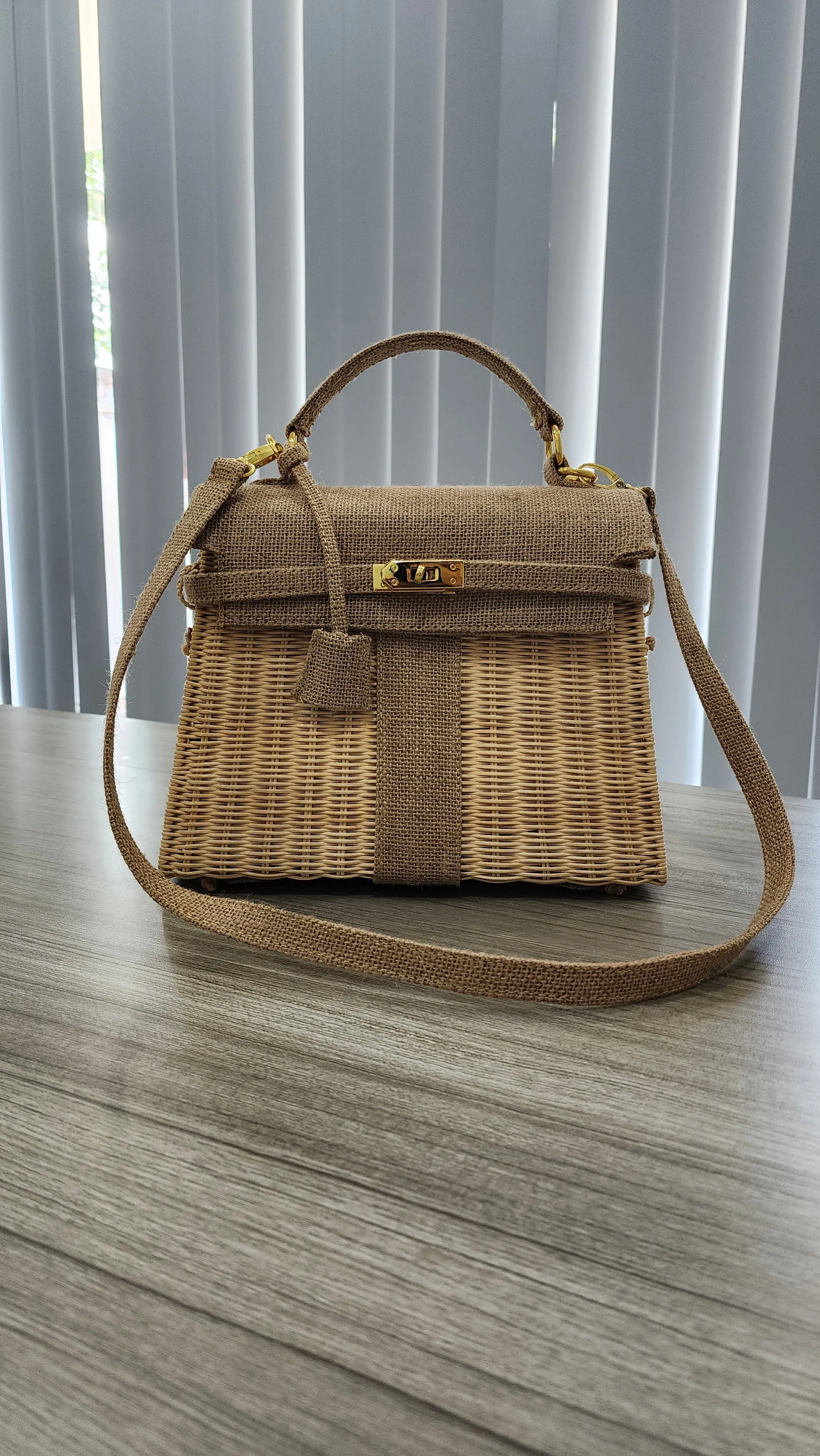 Jute vs wicker handmade bag, Medium size (31cm)