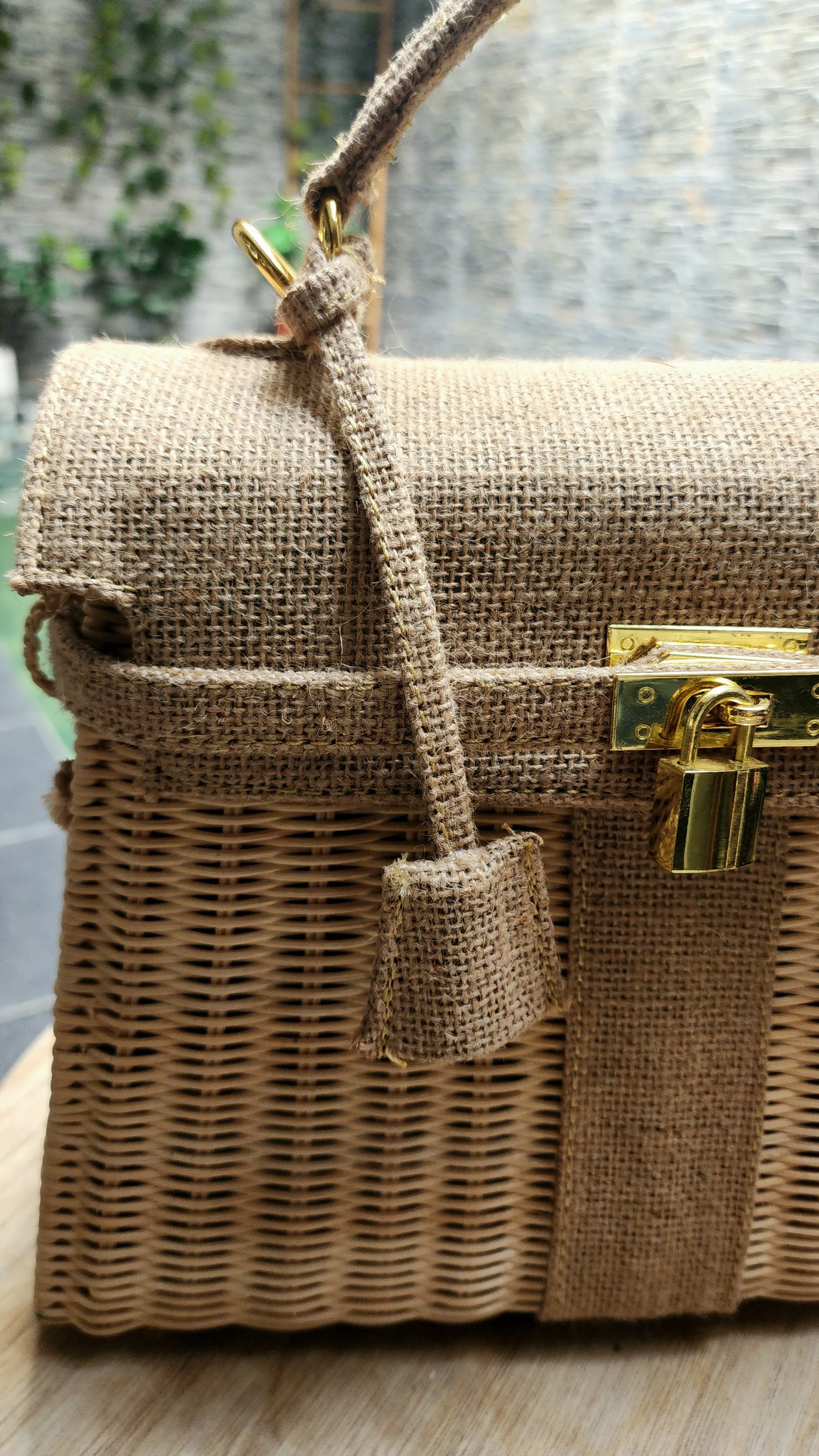 Jute vs wicker handmade bag, Medium size (31cm)