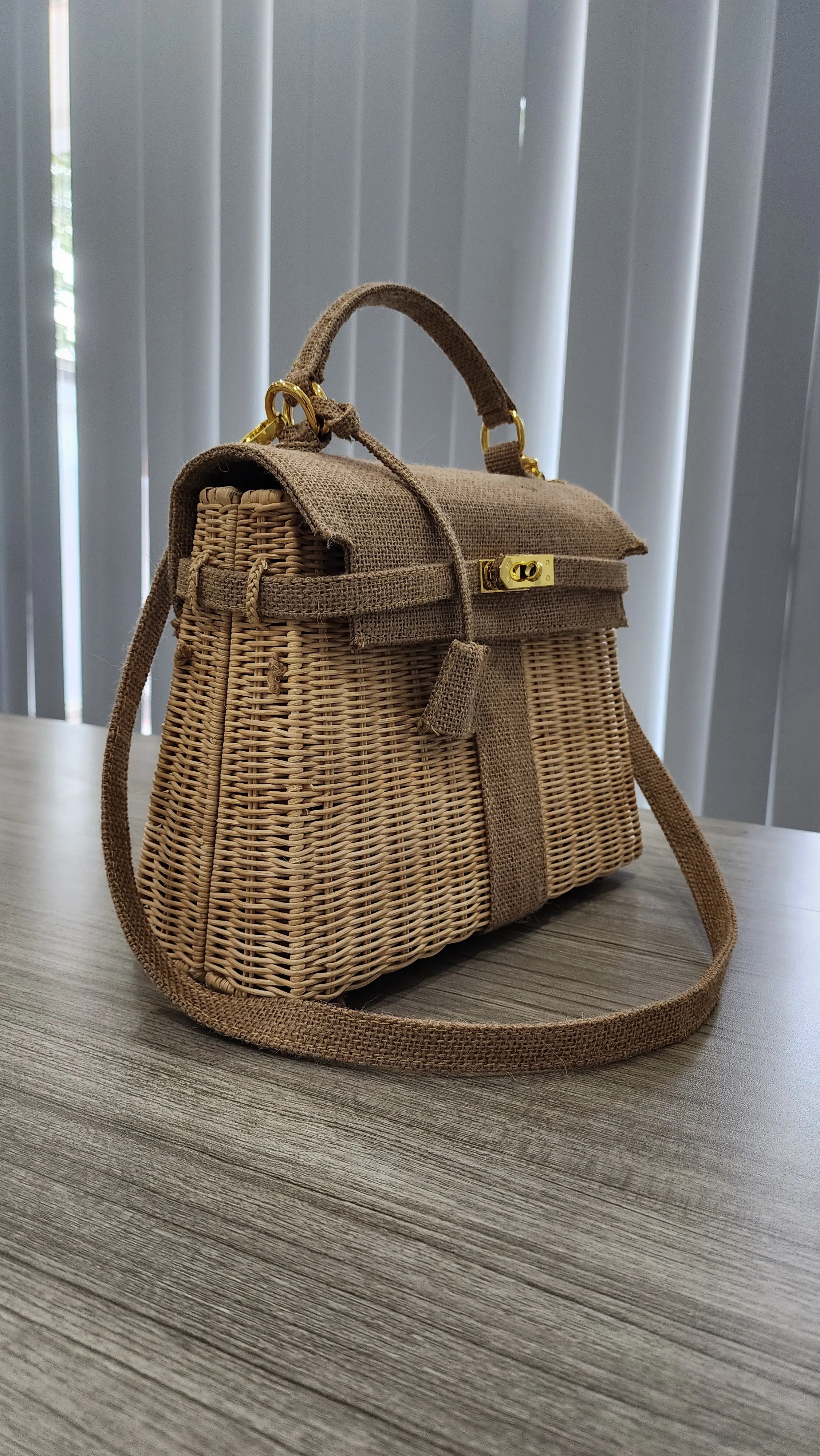 Jute vs wicker handmade bag, Medium size (31cm)