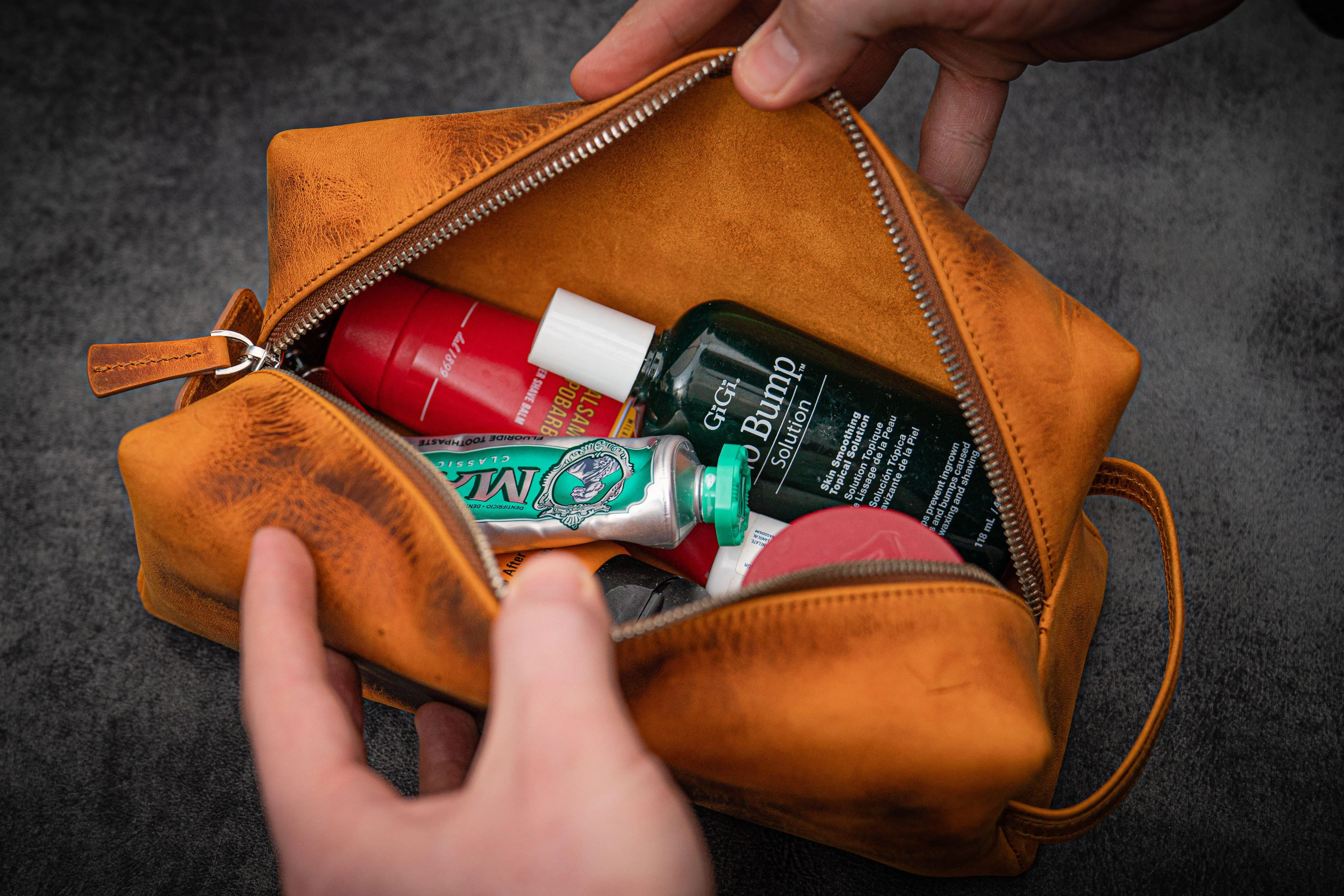 Leather Classic Dopp Kit & Travel Toiletry Bag - Crazy Horse Brown